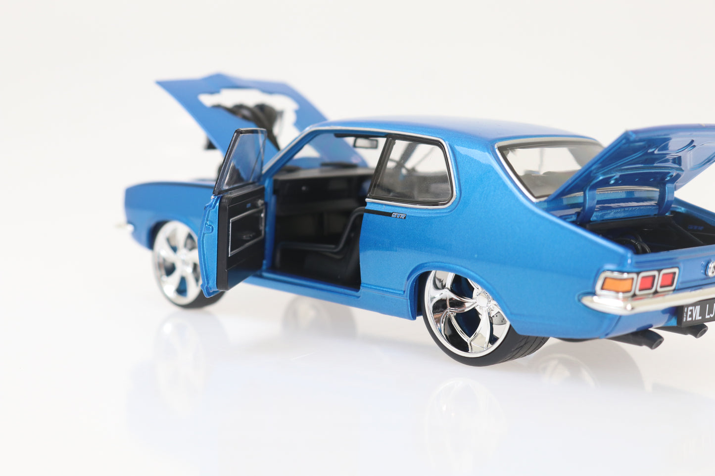 1:24 Evil LJ Torana