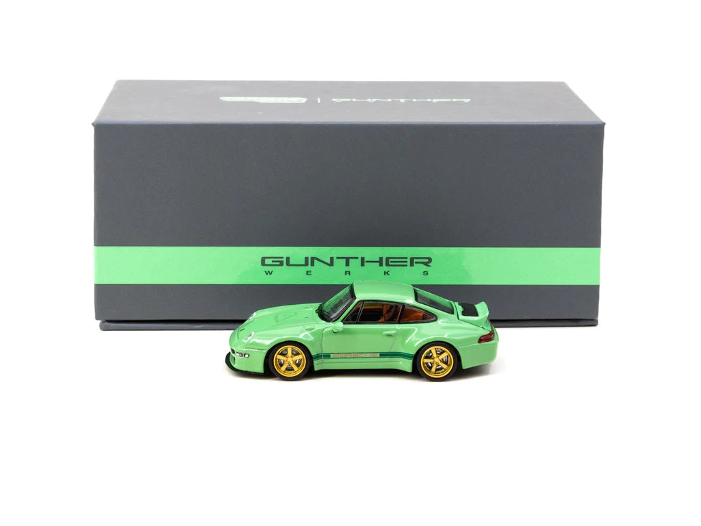 1:64 Gunther Werks 993 Green With Special Packaging Box Official collaboration and licensed by Gunther Werks *** New Tooling ***