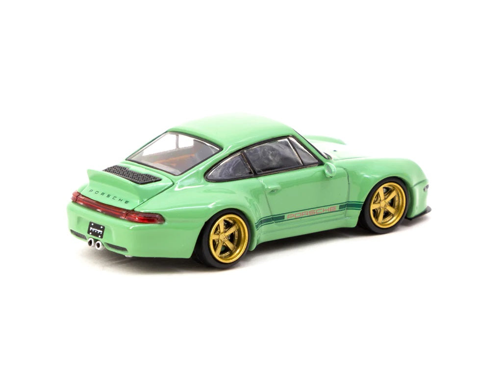1:64 Gunther Werks 993 Green With Special Packaging Box Official collaboration and licensed by Gunther Werks *** New Tooling ***
